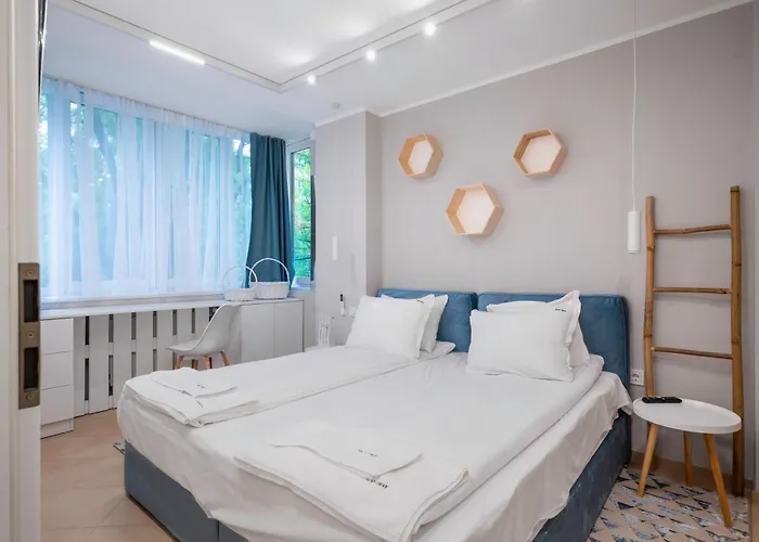 Апартаменты Silver Gem -1bd With Desk And Balcony